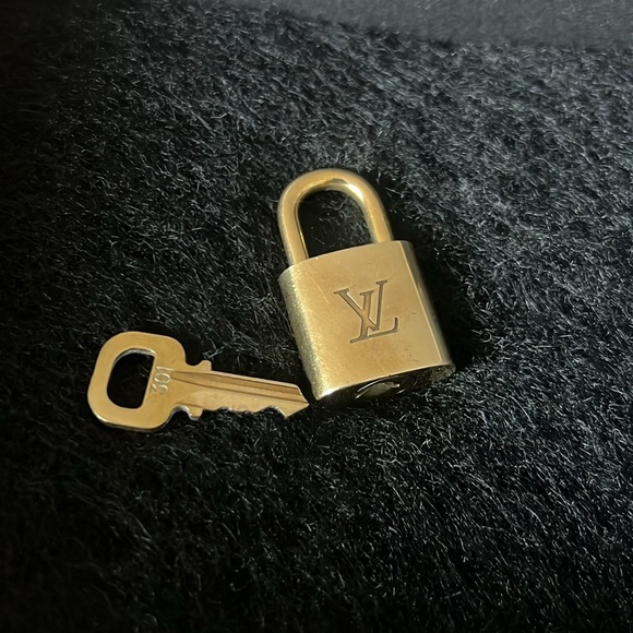 LV Gold Tone Lock & Key 301 - Picture 3 of 4